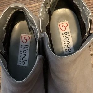 GRAY blonde waterproof ankle booties size 8.5